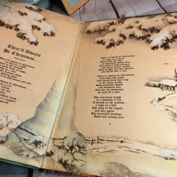 Pair of vintage childrens Christmas books - Picture 5 of 12